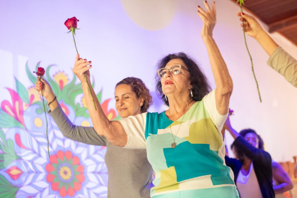 La Loba e o Despertar da Mulher 40+: Como Reencontrar Sua Voz, Sua Força e Seu Propósito Depois de Anos se Calando